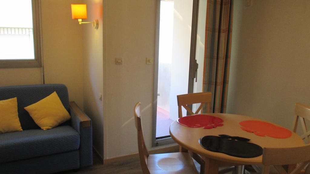 Promenade Des Bains Apartment Saint-Raphaël 部屋 写真